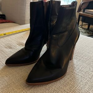 Madewell 4” heeled boot, pointed toe.